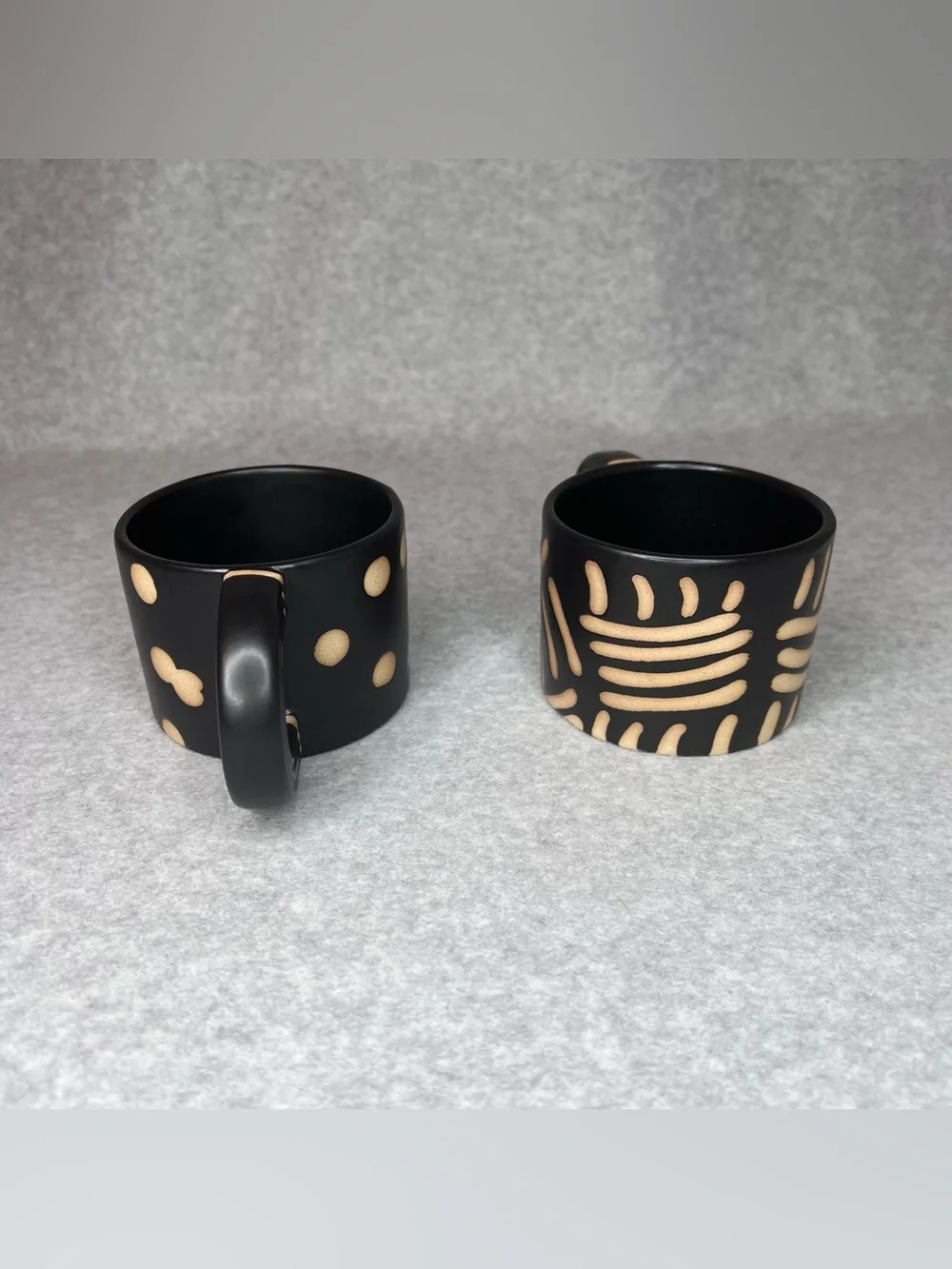 West Elm Ceramic Stoneware 2 Mug Set Black Tan Boho Modern Polka Dots/Stripe